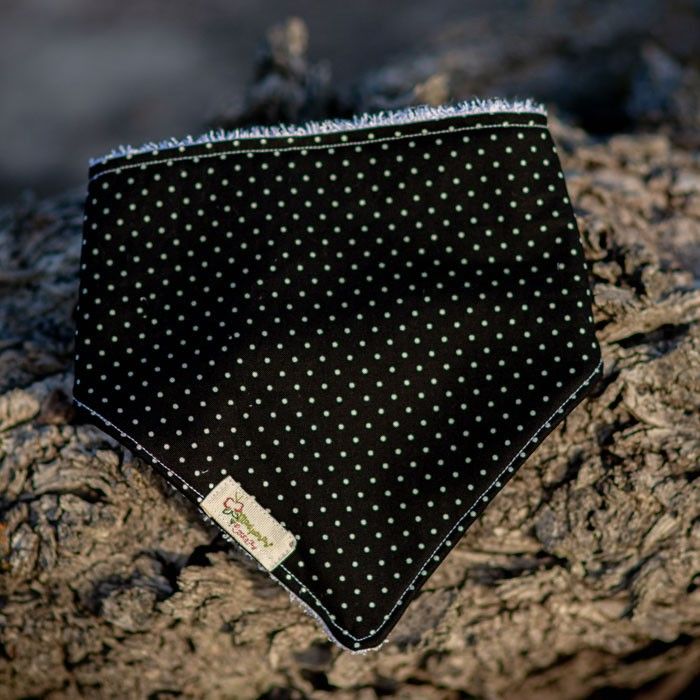 Bandana bebé de tela negra con estampado de lunares