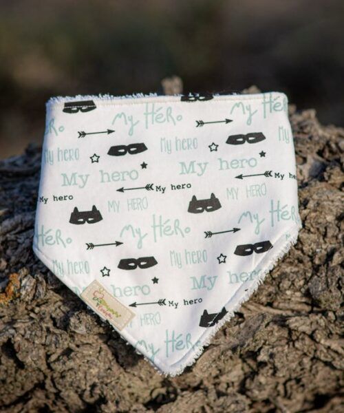 Bandana bebé de tela con estampado “My Hero”