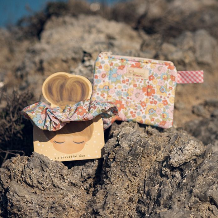 Conjunto de monedero y coletero | Flores multicolor