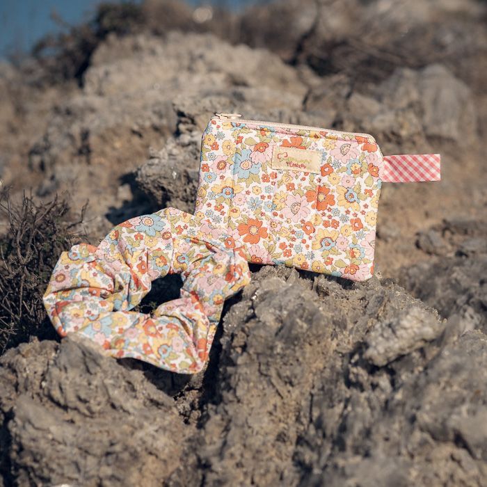 Conjunto de monedero y coletero | Flores multicolor - Imagen 5