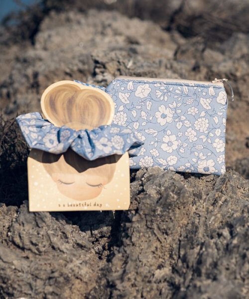 Conjunto de monedero y coletero | Flores azules vintage