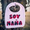 Babero infantil artesanal SOY MAÑA® con aplicación en tela de cachirulo.