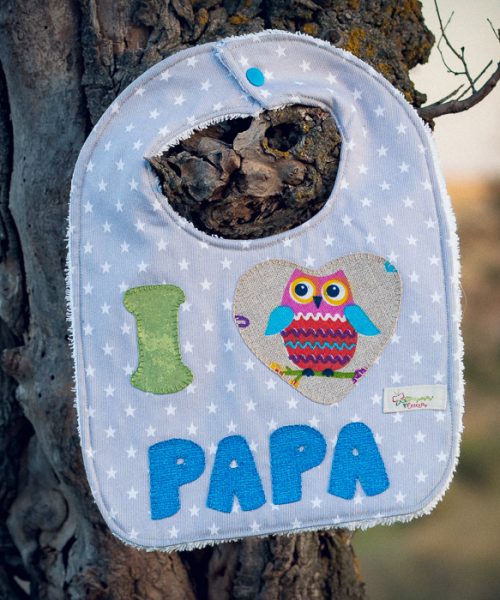 Babero infantil artesanal I ❤️ PAPÁ con corazón y búho.