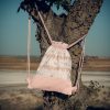 Mochila infantil grande de tela con estampado de conejitos rosa hecha a mano.