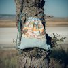 Mochila infantil pequeña de tela con estampado de animales del bosque hecha a mano.