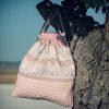 Mochila infantil pequeña de tela con estampado de conejitos dulces hecha a mano.