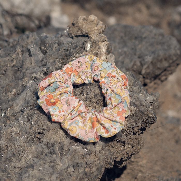 Conjunto de monedero y coletero | Flores multicolor - Imagen 7
