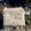 Monedero de tela verde con estampado de fresas, hecho a mano, tamaño 12 x 10 cm