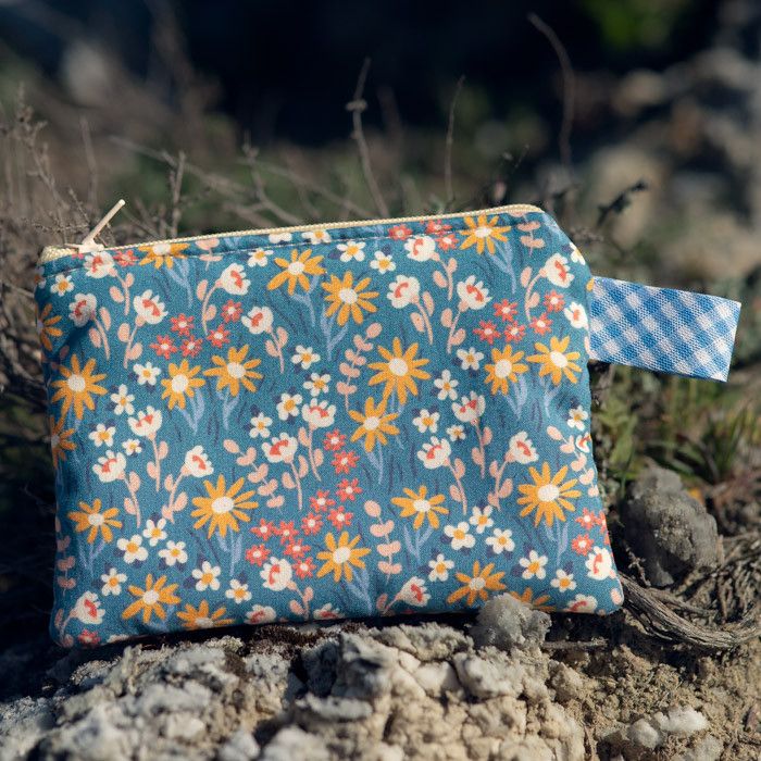 Monedero floral azul con cremallera - Imagen 2