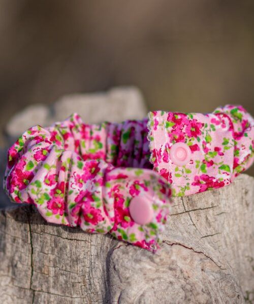 Pulsera de lactancia en flores rosas